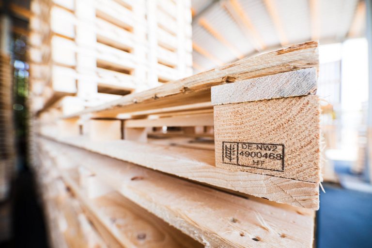 Unsere Paletten und Exportverpackungen · Rehm Paletten